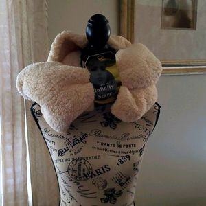 Sherpa scarf